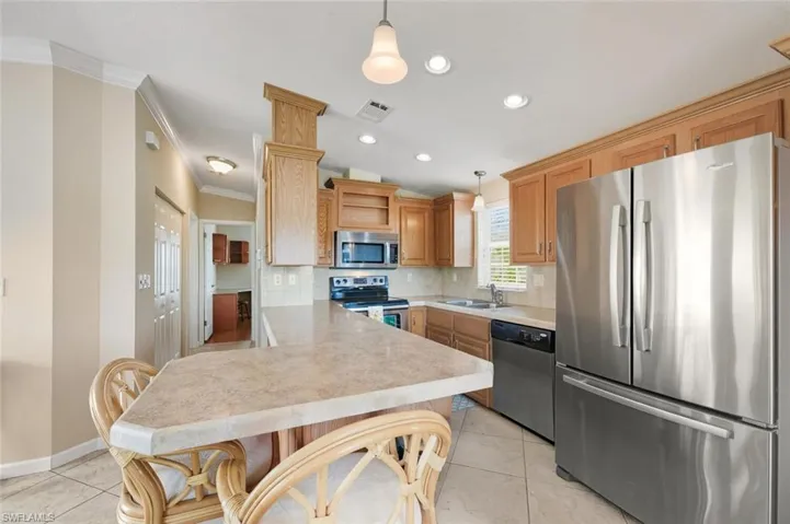 1055 Diamond Lake Cir, Naples, Florida 34114
