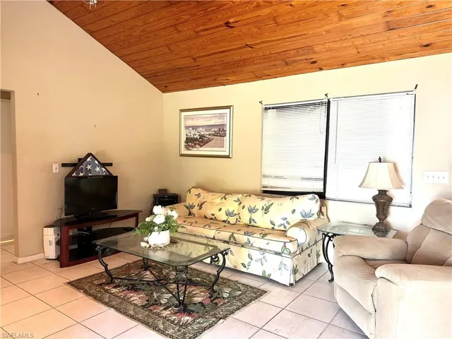 10090 Sunshine DR, BONITA SPRINGS FL 34135