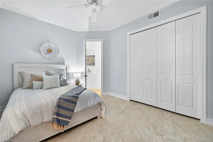 2850  TIBURON E BLVD, Naples, FL 34109