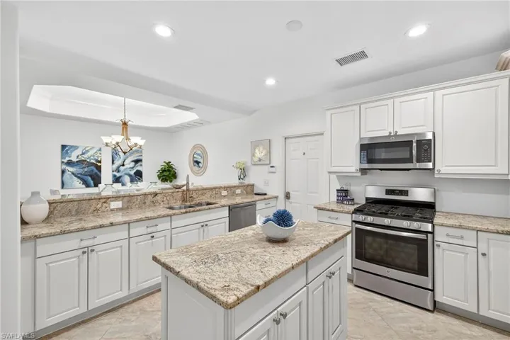 2850  TIBURON E BLVD, Naples, FL 34109