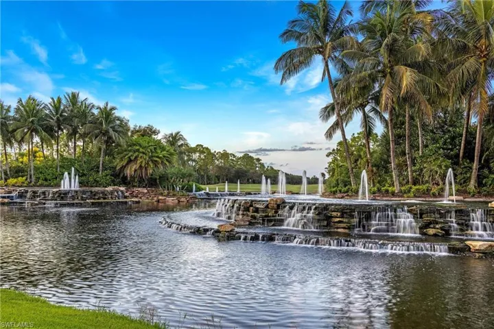 2850  TIBURON E BLVD, Naples, FL 34109