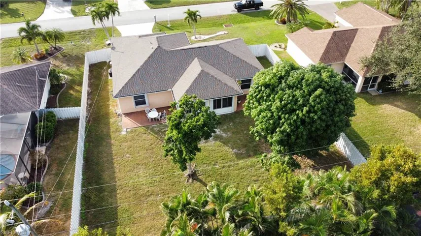 Aerial view of property and surrounding area