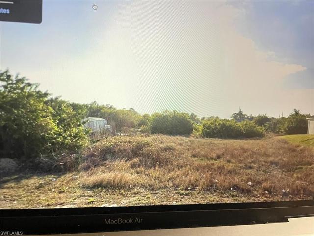 1136-1138  Ichabod S AVE, Lehigh Acres, FL 33973