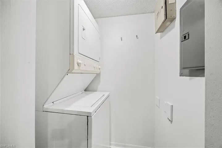 1590 S 42nd Cir 209, Vero Beach, Florida 32967