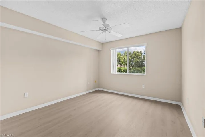 1590 S 42nd Cir 209, Vero Beach, Florida 32967