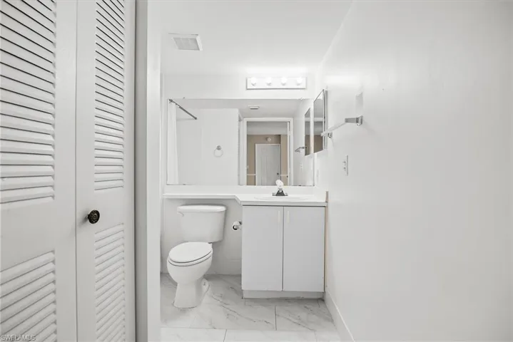 1590 S 42nd Cir 209, Vero Beach, Florida 32967
