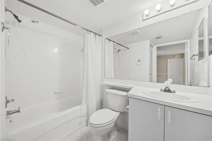 1590 S 42nd Cir 209, Vero Beach, Florida 32967