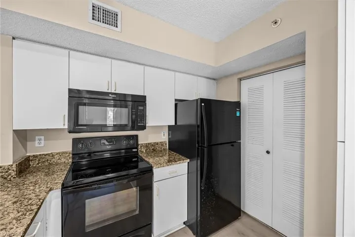 1590 S 42nd Cir 209, Vero Beach, Florida 32967