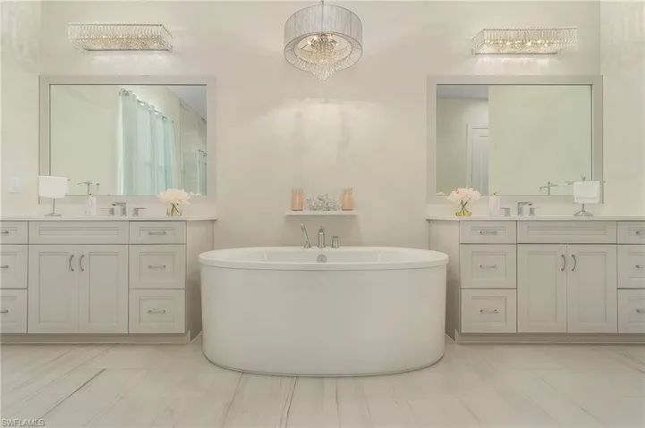 Master bath/double sinks