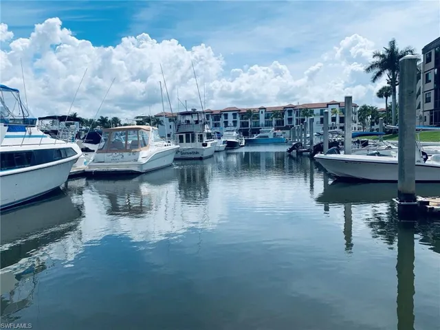 801 River Point Dr, Naples, Florida 34102