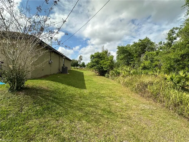 136  Zobora  CIR, Fort Myers, FL 33913
