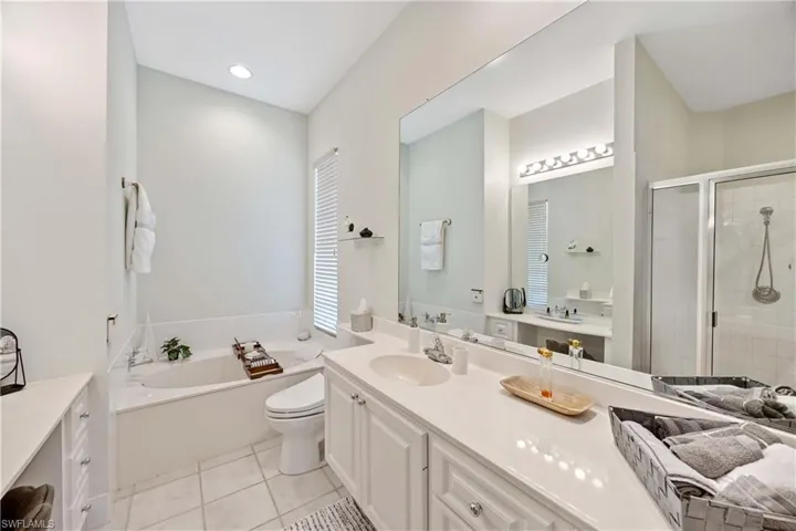 3997  Isla Ciudad  CT, Naples, FL 34109