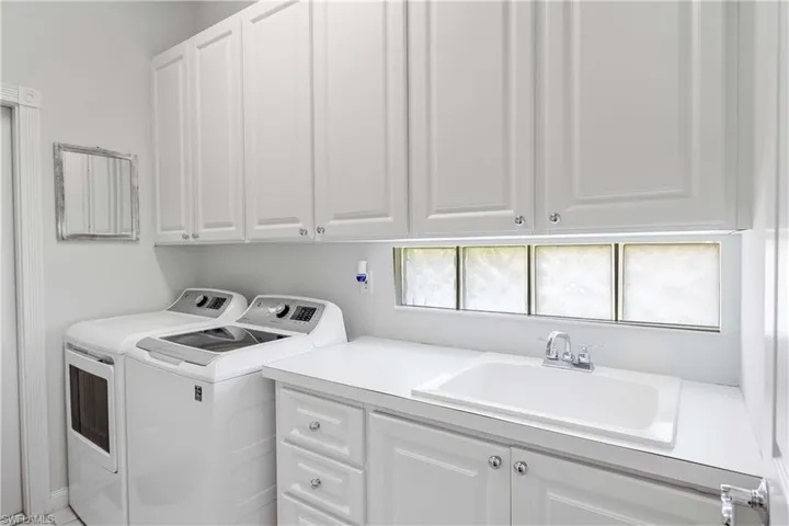 3997  Isla Ciudad  CT, Naples, FL 34109