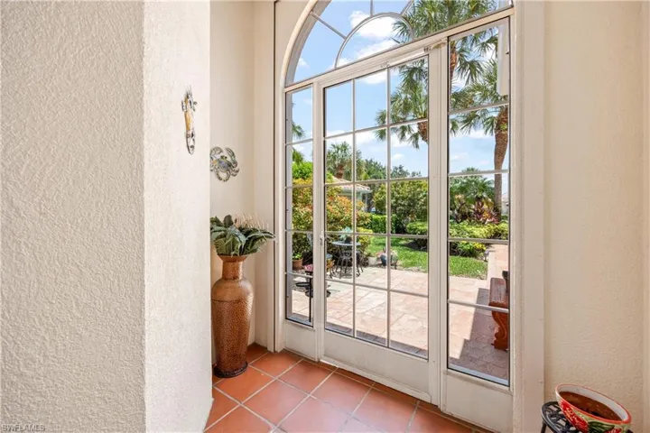 3997  Isla Ciudad  CT, Naples, FL 34109