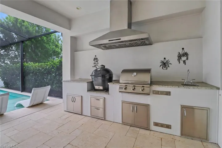 Fully equipped outdoor kitchen