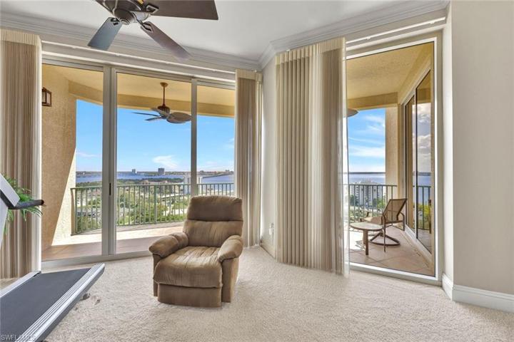 Sitting area/fitness area off master bedroom