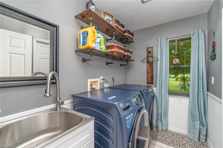 10910  Sharon  DR, North Fort Myers, FL 33917