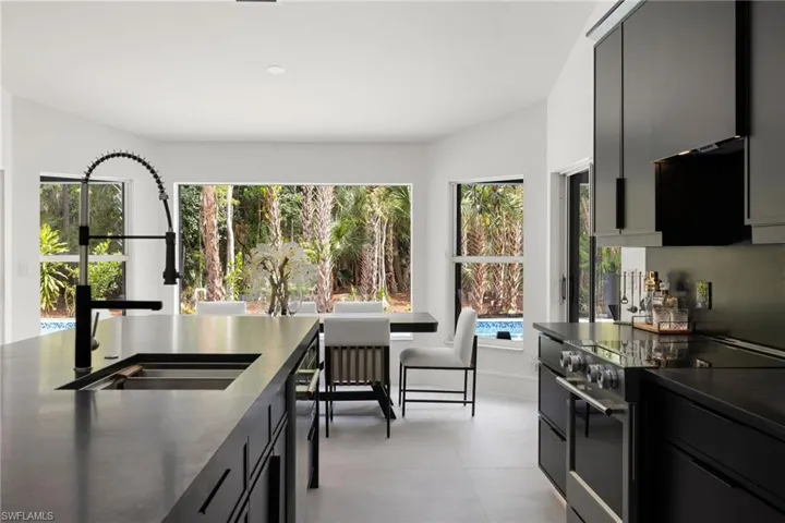 4521 3rd Ave Nw, Naples, Florida 34119