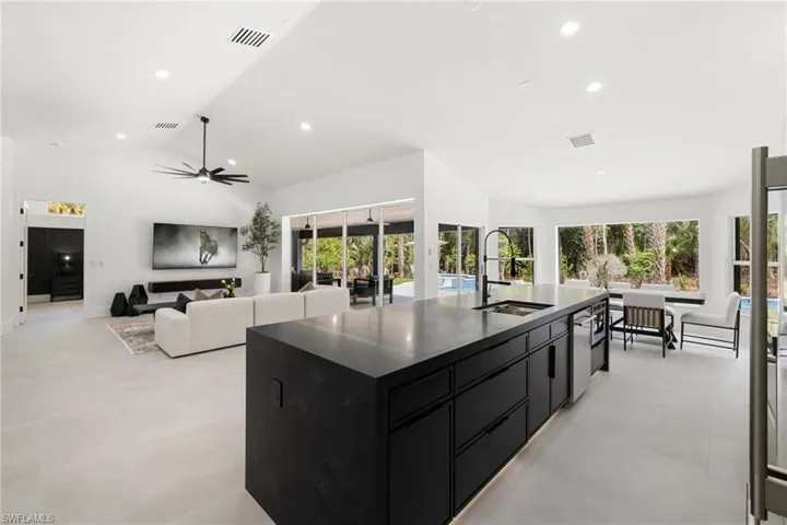 4521 3rd Ave Nw, Naples, Florida 34119