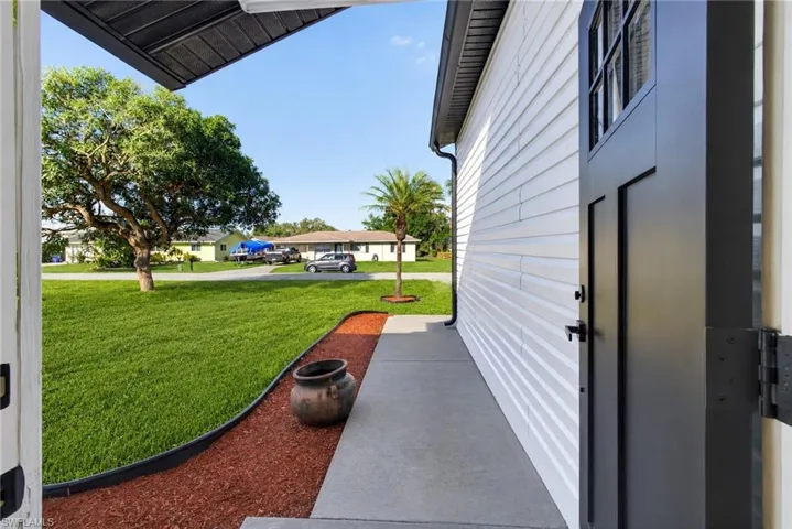 18521 Phlox Dr, Fort Myers, Florida 33967