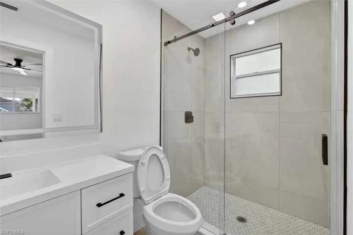 18521 Phlox Dr, Fort Myers, Florida 33967