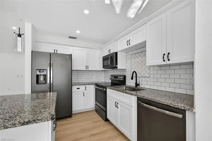 18521 Phlox Dr, Fort Myers, Florida 33967