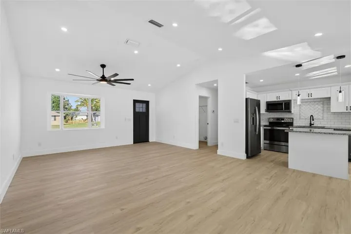 18521 Phlox Dr, Fort Myers, Florida 33967