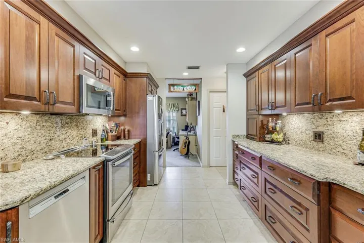 1820 Sw 51st St, Cape Coral, Florida 33914