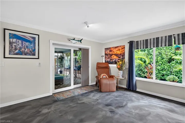 833 N Town And River Dr, Fort Myers, Florida 33919