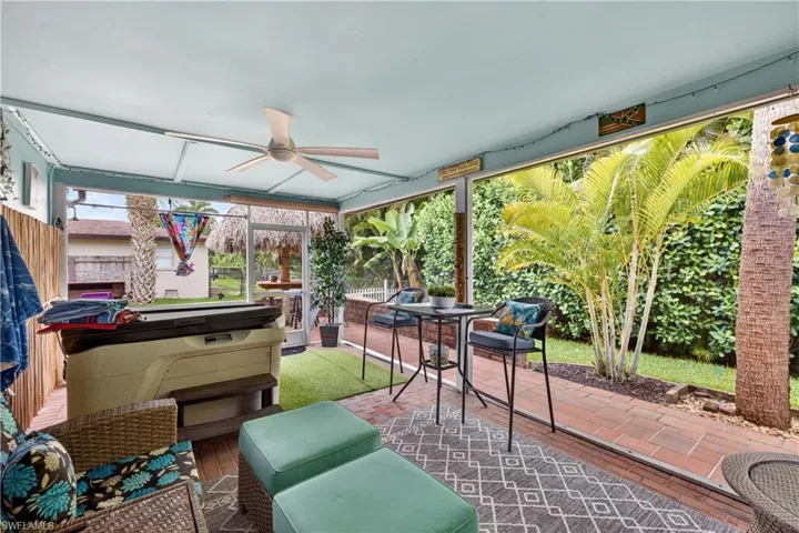 833 N Town And River Dr, Fort Myers, Florida 33919
