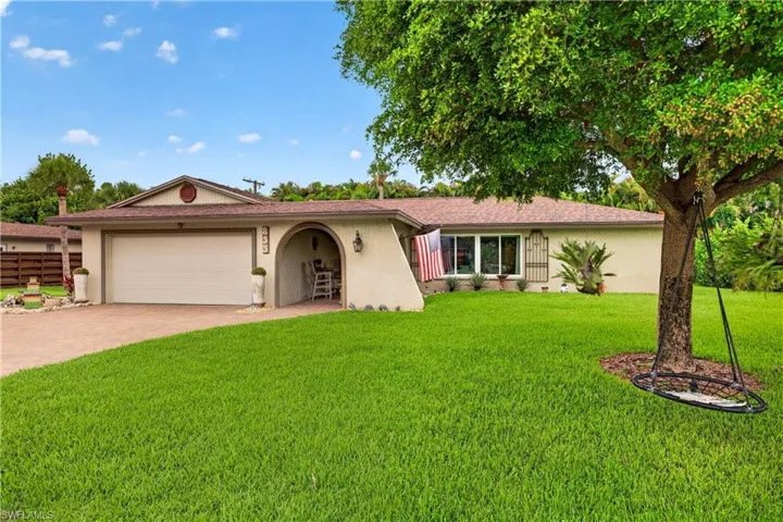 833 N Town And River Dr, Fort Myers, Florida 33919