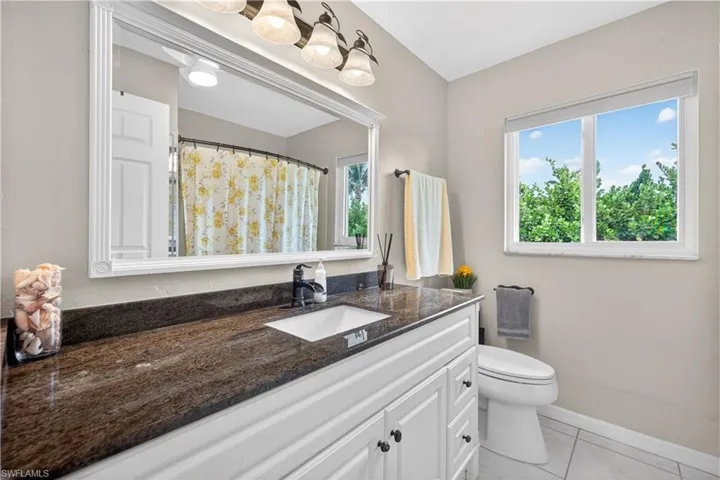 833 N Town And River Dr, Fort Myers, Florida 33919