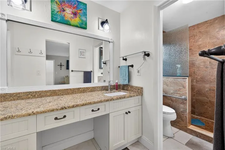 833 N Town And River Dr, Fort Myers, Florida 33919