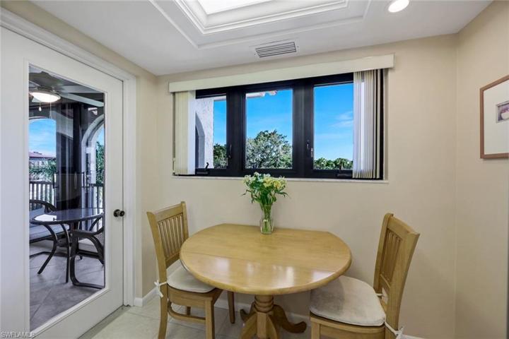 6040  Pelican Bay  BLVD, Naples, FL 34108