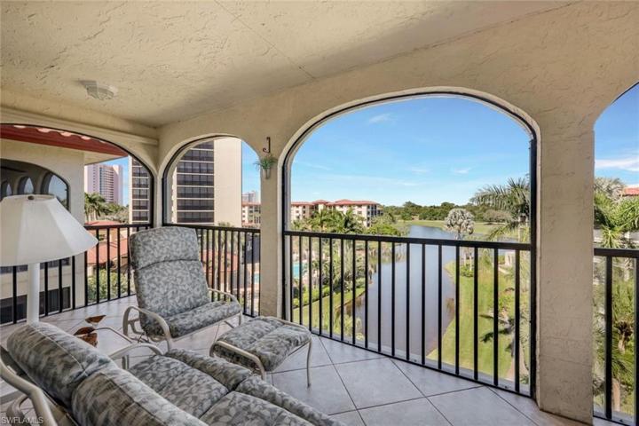 6040  Pelican Bay  BLVD, Naples, FL 34108