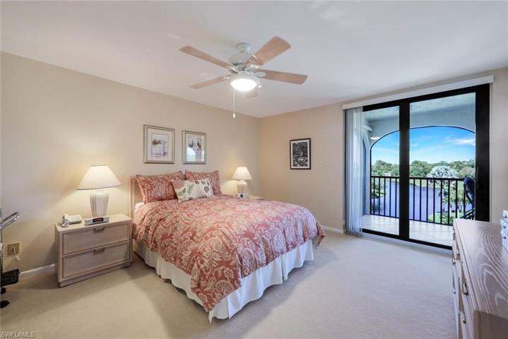6040  Pelican Bay  BLVD, Naples, FL 34108