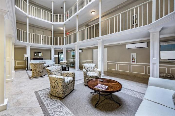 6040  Pelican Bay  BLVD, Naples, FL 34108