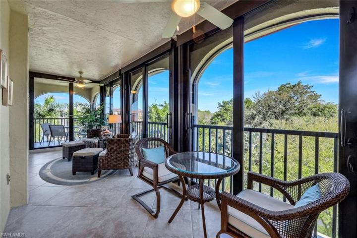 6040  Pelican Bay  BLVD, Naples, FL 34108