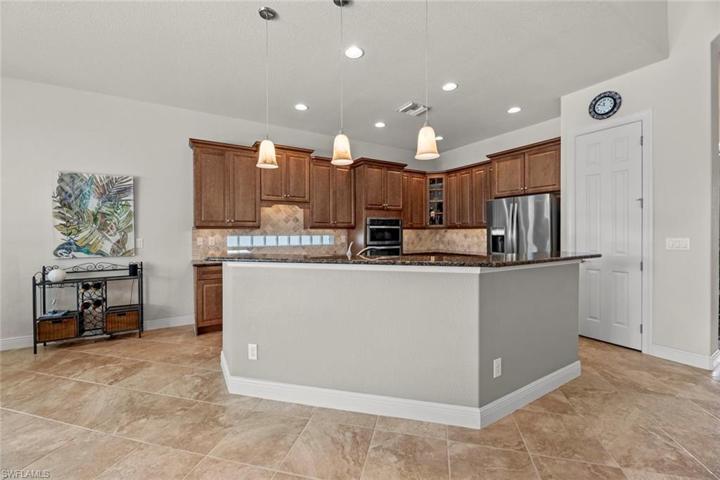 Large breakfast bar