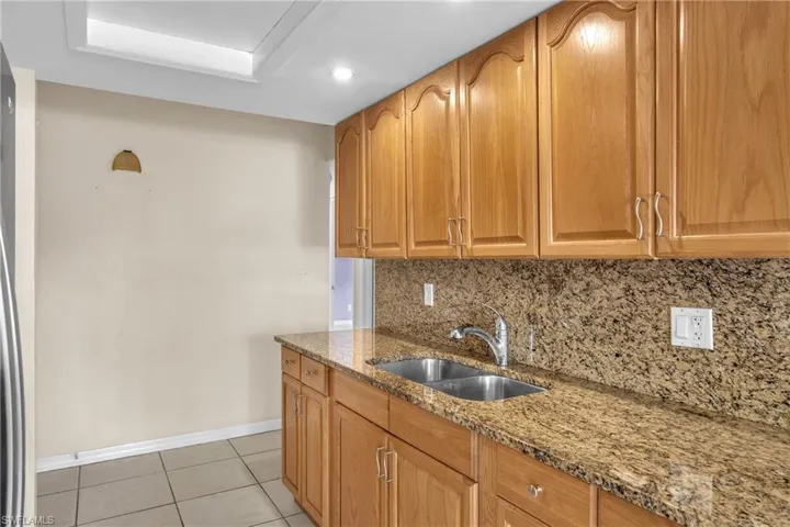 2366  E Mall  DR, Fort Myers, FL 33901
