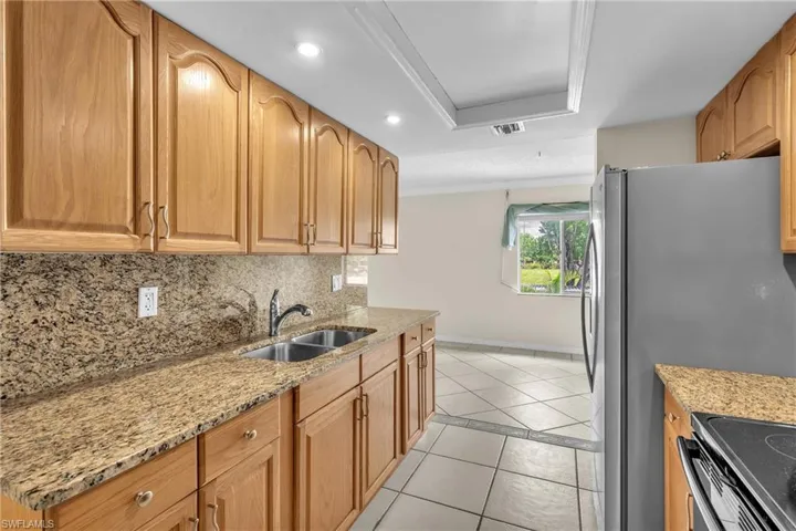 2366  E Mall  DR, Fort Myers, FL 33901