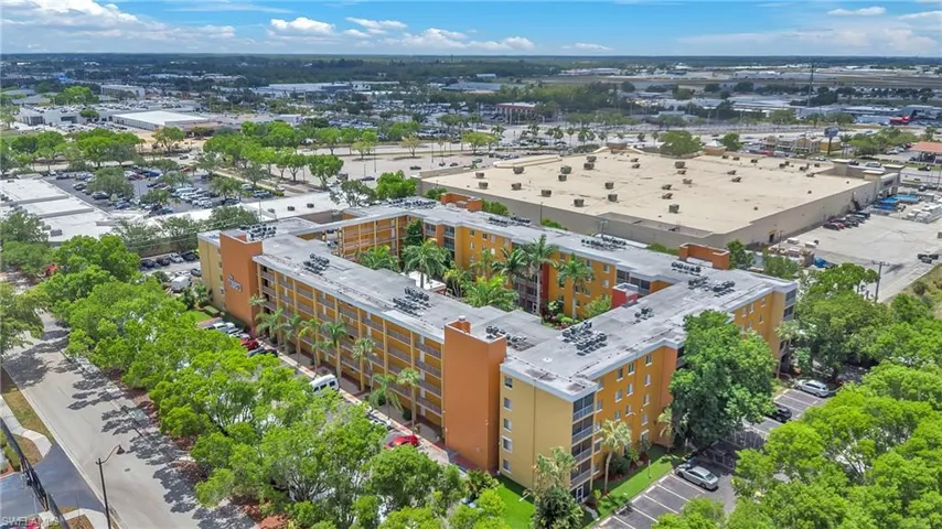 2366  E Mall  DR, Fort Myers, FL 33901