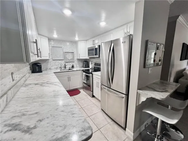 Breakfast bar area