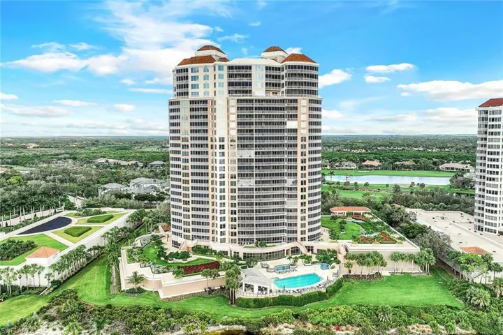 Estancia offers a large pool, fitness center, and so much more!