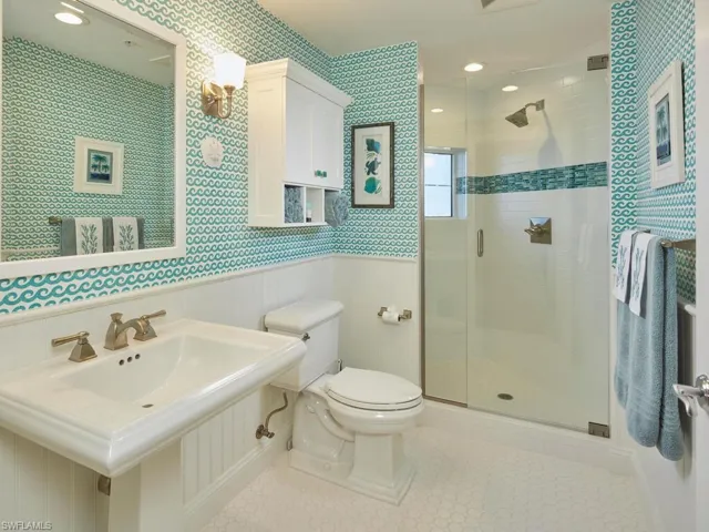 En-suite guest bathroom.