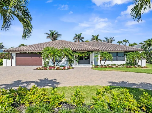 4222 Crayton Rd, Naples, Florida 34103