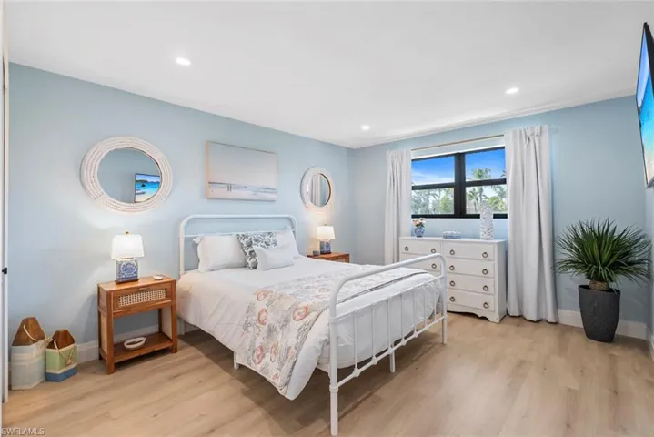 4222 Crayton Rd, Naples, Florida 34103