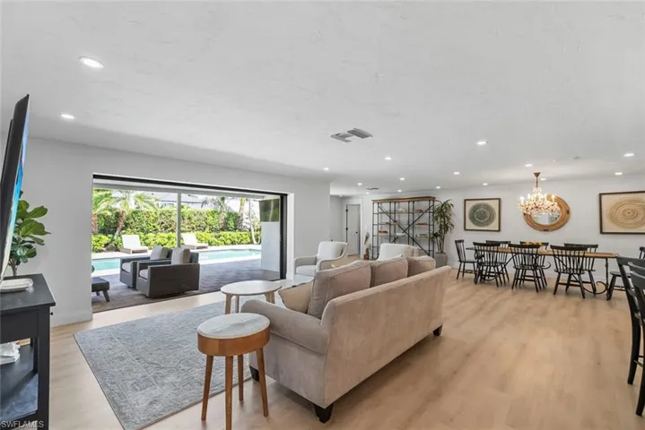 4222 Crayton Rd, Naples, Florida 34103