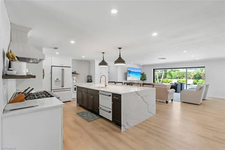 4222 Crayton Rd, Naples, Florida 34103