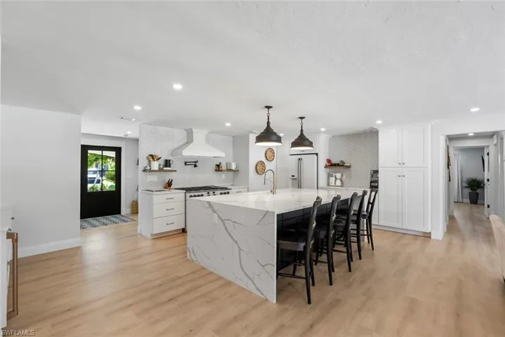 4222 Crayton Rd, Naples, Florida 34103